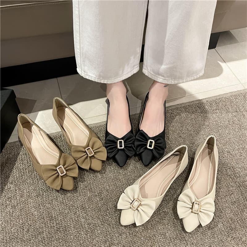 Minimalist Satin Bow Heel Pumps