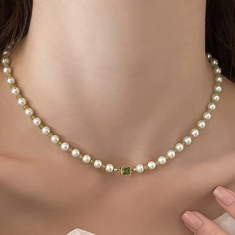 Luxury Pearl Collarbone Choker