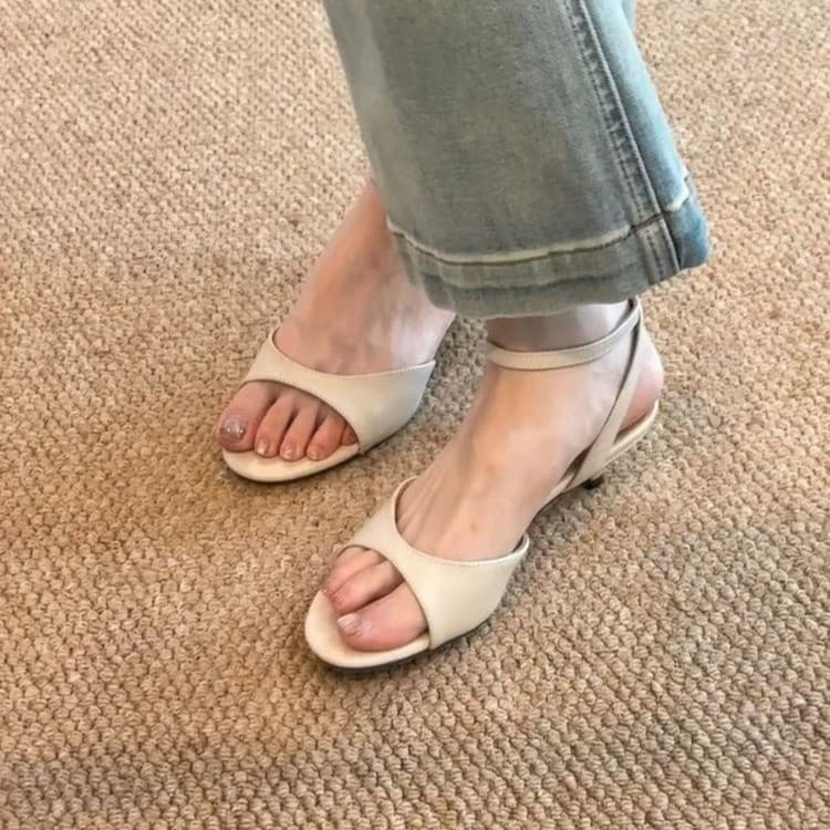 Elegant Single Strap Slingback Pumps